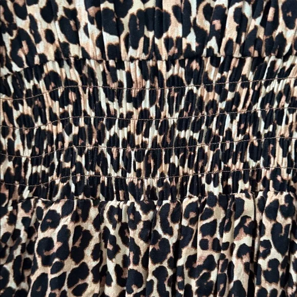 Chic Leopard Print Long Sleeve Dress - Picture 5 of 6